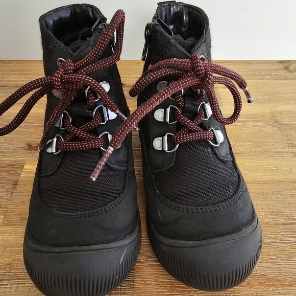 CAT & JACK Toddler Boys Side Zip Black Work Boots - Picture 4 of 9